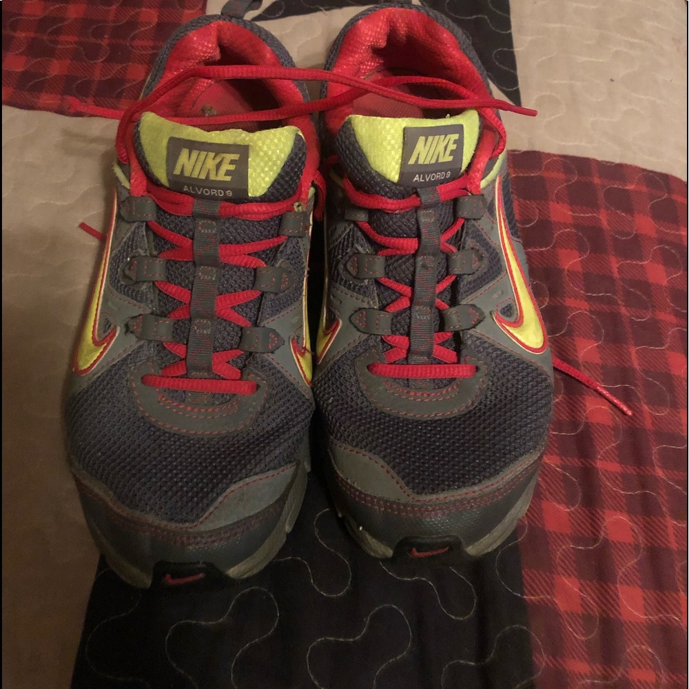 Women’s running shoes